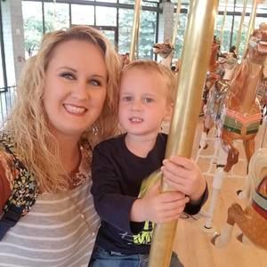 Meet your Posher, Carrie